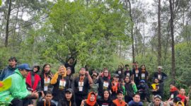Para Peserta Aksi Penanaman, (Foto: Ist).