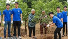 Ilustrasi Kolaborasi Mahasiswa Dalam Aksi Nyata Peduli Lingkungan dan Sosial, (Foto: AI).