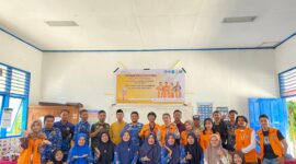 Sesi foto bersama dalam seminar program kerja KKN-PPL di SDN 159 Inpres Tekolabbua, (Foto: Ist.)