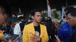 Potret Syamry Saat Wawancara Dalam Aksi Demonstrasi, (Dok:Profesi)