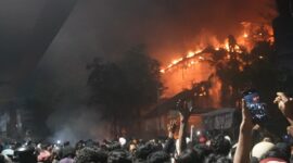 Potret Gedung DPRD Kota Makasssar saat terbakar, (Foto: Dok. Profesi.)