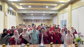 Foto Bersama Seluruh Partisipan Kegiatan Pelatihan Public Speaking dan Teknik Presentasi (Foto: Ist)