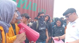 Potret Orator Amoras Saat Menyampikan Aspirasinya di Hadapan WR 3, (Foto: Florencya Alnisa Christin.)