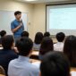 Potret mahasiswa publik speaking, (Foto: AI)