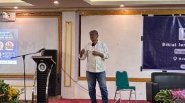 Potret Fachruddin Palapa saat membawakan seminar, (Foto: Profesi)
