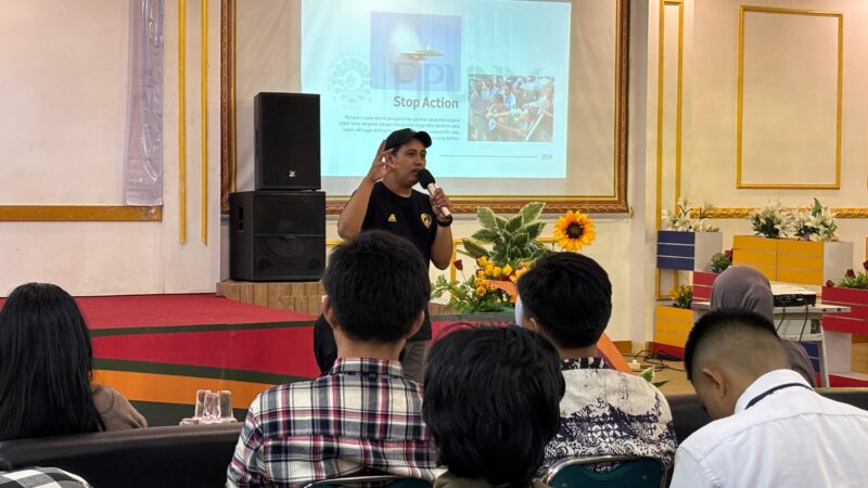 Potret Sanovra saat memaparkan materi, (Foto: Profesi)