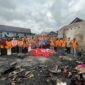 Potret mahasiswa UNM di lokasi kebakaran, (Foto: Ist.)