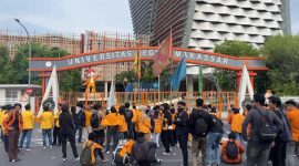 Suasana aksi Tuntaskan Problematika Internal UNM, (Foto: Hafid Budiawan)