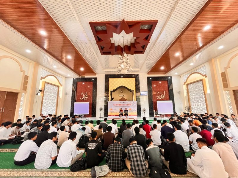 Suasana Kegiatan SINERGI FT UNM di Masjid Mush'ab bin Umair FT, (Foto: Ist.)