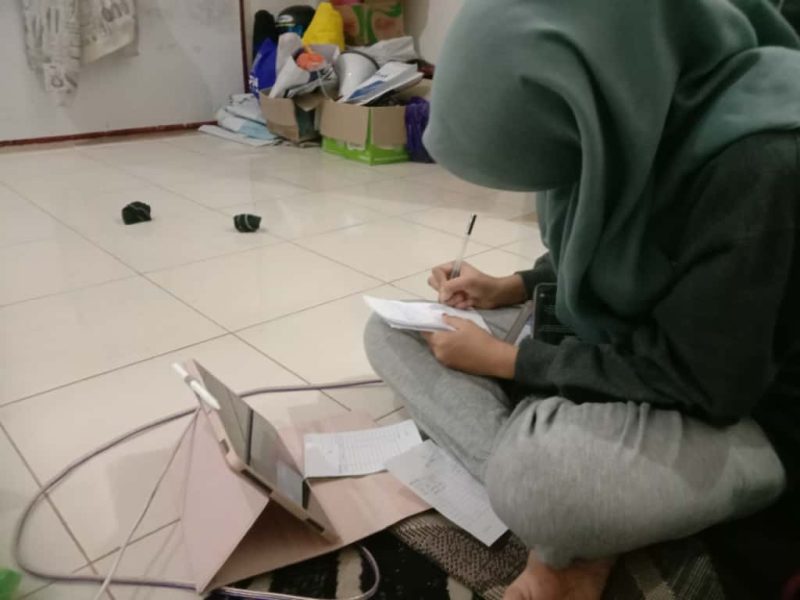 Potret mahasiswa profesi mengerjakan lpjnya, (Foto: Ist.)