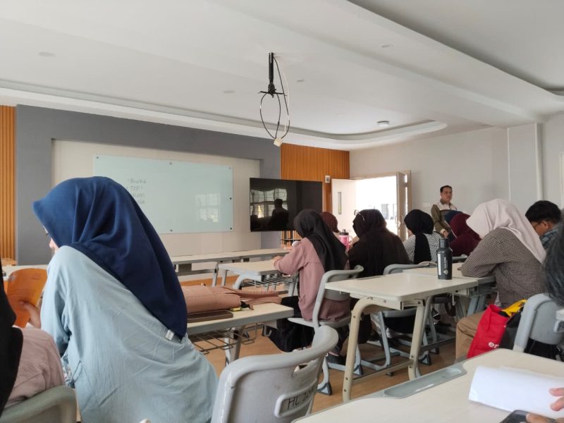 Potret Mahasiswa saat Menjalankan Proses Perkuliahan, (Foto: Muhammad Fauzan Akbar)