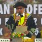 Potret Karta Jayadi, Rektor UNM saat pembacaan sumpah profesi, (Foto:Int.)
