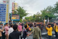 Potret Massa Aksi di Polrestabes Makassar, (Foto: Muhammad Fauzan Akbar)