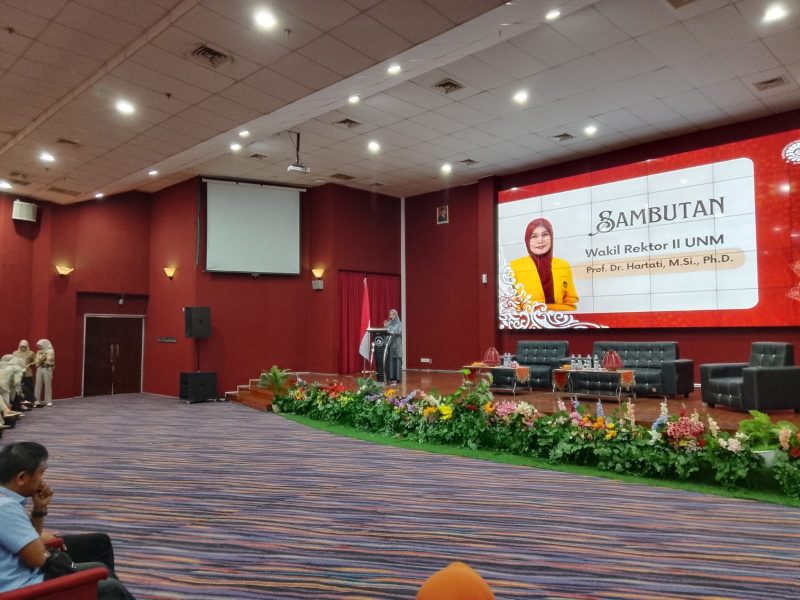 Potret sambutan wakil rektor ll dalam seminar nasional gizi 2025 (Foto: Muh Apdal Adriansyah)