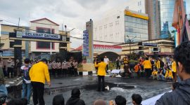 Potret Presiden BEM UNM saat Orasi, (Foto: Muhammad Fauzan Akbar)