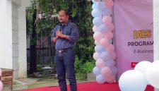 Potret Basri Bado saat sambutan dalam pembukaan Manajement Day Dies Natalis ke-26,(Foto: Int.)