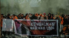 Suasana aksi BEM UNM dengan tajuk ‘Kembalikan Marwah UNM’, (Foto: Hafid Budiawan)