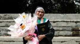 Potret Ayra Zalikha Munir Wisudawan Termuda UNM, (Foto: Ist.)