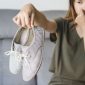 Ilustrasi sepatu yang memiliki aroma menyengat (Foto: Int.)