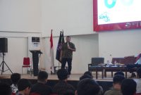 Potret Aminuddin sebagai pemateri seminar K3 ( Foto : Najwa Istiana)