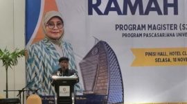Potret saat Direktur PPs UNM memberikan sambutan, (Foto: Annisa Nur Imani)