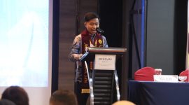 Potret Andi arif abdillah wisudawan terbaik Psikologi (Foto: Qufron)
