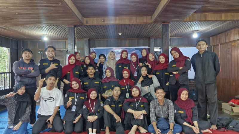 Sesi foto bersama UKM Maphan UNM, (Foto: Ist.)