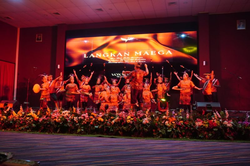 Penampilan UKM PSM Pinisi Choir UNM saat konser Vox Vincere berlangsung, (Foto: ist)