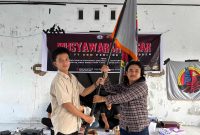 Potrer Formatur Ketua BE HMPS FT UNM saat penyerahan bendera (Foto:Ist).