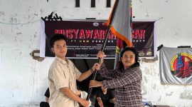 Potrer Formatur Ketua BE HMPS FT UNM saat penyerahan bendera (Foto:Ist).