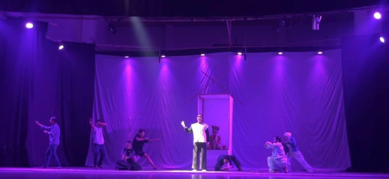 Potret Pementasan Teater Titik Dua Pada FTMI XIX, (Foto: Ist.)