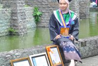 Potret Sri Wahyuni wisudawan terbaik FBS, (Foto: Ist.)