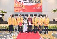 Foto bersama wisudawan terbaik fakultas teknik,(Foto: Ist.)