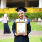 Potret Nur Faizah Alim, Lulusan terbaik FMIPA UNM, (Foto: Ist.)