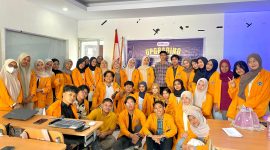 Potret Foto Bersama Panitia MP Ekolibrium di Gedung FEB UNM, (Foto: Ist)