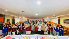 Foto bersama Hima AP FIP UNM bersama UPTD PPA Kota Makassar, (Foto: Ist.)