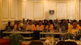 Foto suasana saat jejeran pimpinan duduk bersama orang tua/wali wisudawan, (Foto: Florencya Alnisa Christin)