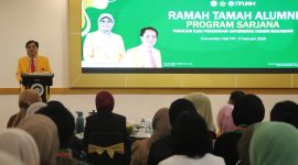 Potret sambutan Dekan FIP pada acara ramah tamah wisudawan, (Foto: Dok. Profesi)