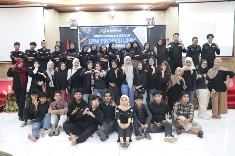 Dokumentasi bersama para peserta dengan pengelola, (Foto: Dok. Profesi)