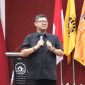 Potret Hasnawi Haris sebagai pemateri Seminar Pendidikan Nasional, (Foto: Nadia Miftha Buata)