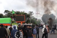 Suasana seruan aksi HMI Korkom UNM di depan Menara Pinisi, (Foto: Dok. Profesi)