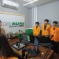 Potret Mahasiswa Program Studi Bussines English Communication di Radio Insania Makassar, (Foto: Ist.)