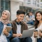 Ilustrasi Mahasiswa sedang melakukan Personal Branding, (Foto: Ai.)