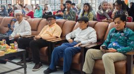 Foto bersama saat kegiatan Pameran Tunggal 1000 Karya, (Foto: Ist.)