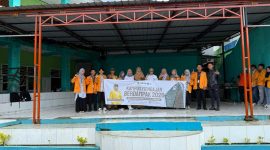 Foto bersama saat pelepasan mahasiswa program MBKM di SMPN 2 Sungguminasa Gowa, (Foto: Ist.)