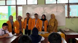 Mahasiswa yang sedang observasi di sekolah saat melaksanakan program MBKM, (Foto:Ist.)