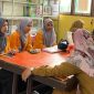 Potret saat konsultasi program kerja bersama guru pamong, (Foto: Ist.)