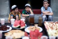 Ilustrasi Seseorang Menunggu Waktu Berbuka, (Foto: Int.)