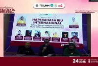 Potret Dekan FBS saat Memberikan Sambutan Pembukaan di Seminar Nasional, (Foto: Muhammad Syarif)