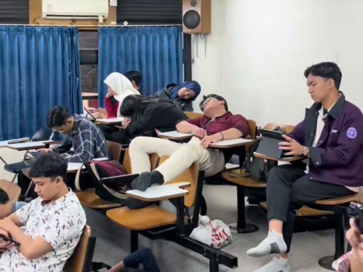 Ilustrasi mahasiswa mengantuk saat mengikuti perkuliahan selama Ramadan, (Foto: Int.)